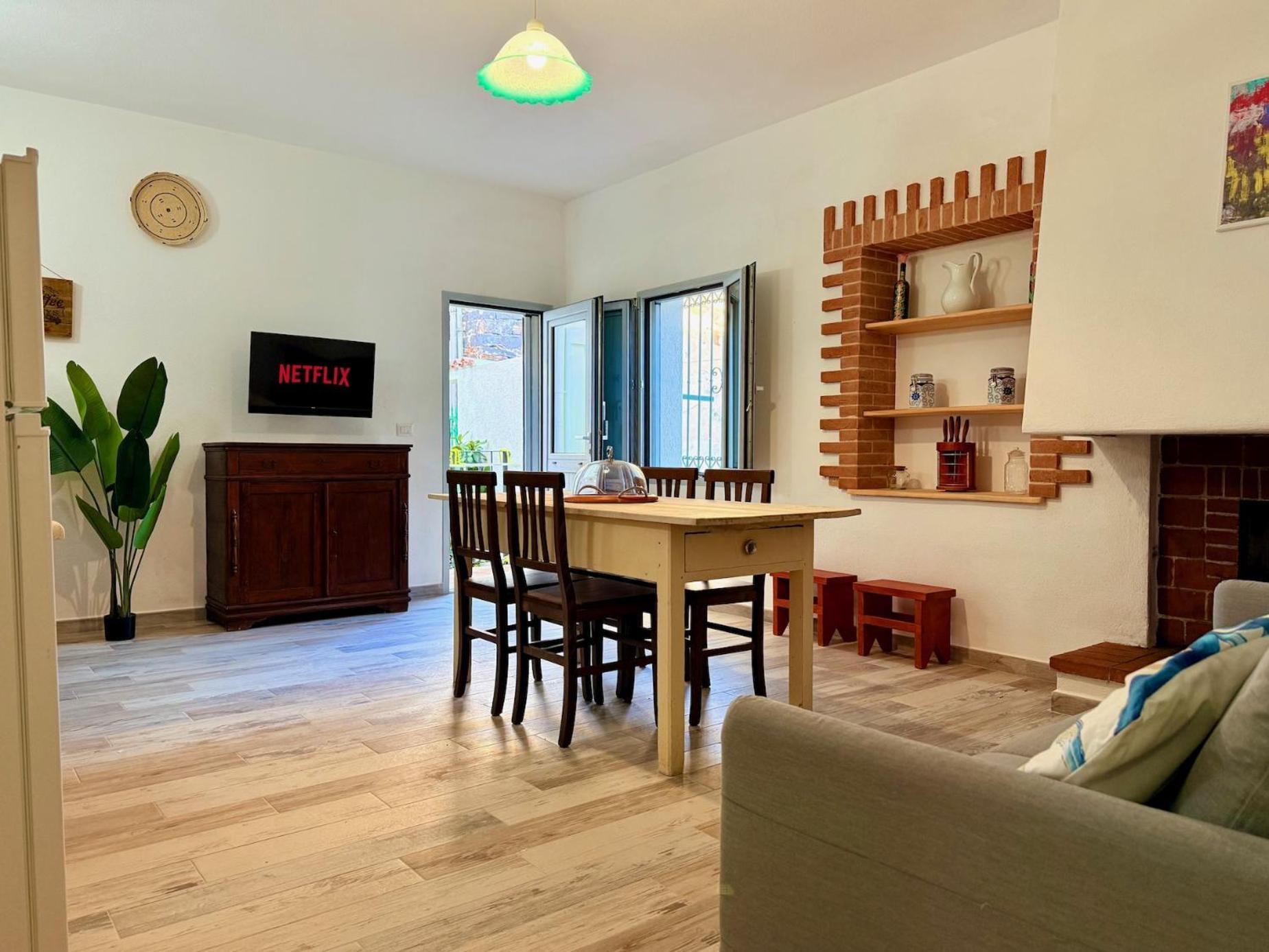 Dommos - Domosola Apartment Орозеи Экстерьер фото